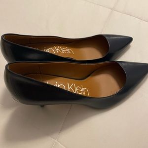New Never worn Calvin Klein blue heels
